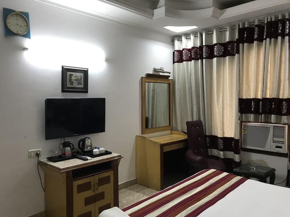 Tjs Royal Hotel Delhi  Exterior foto